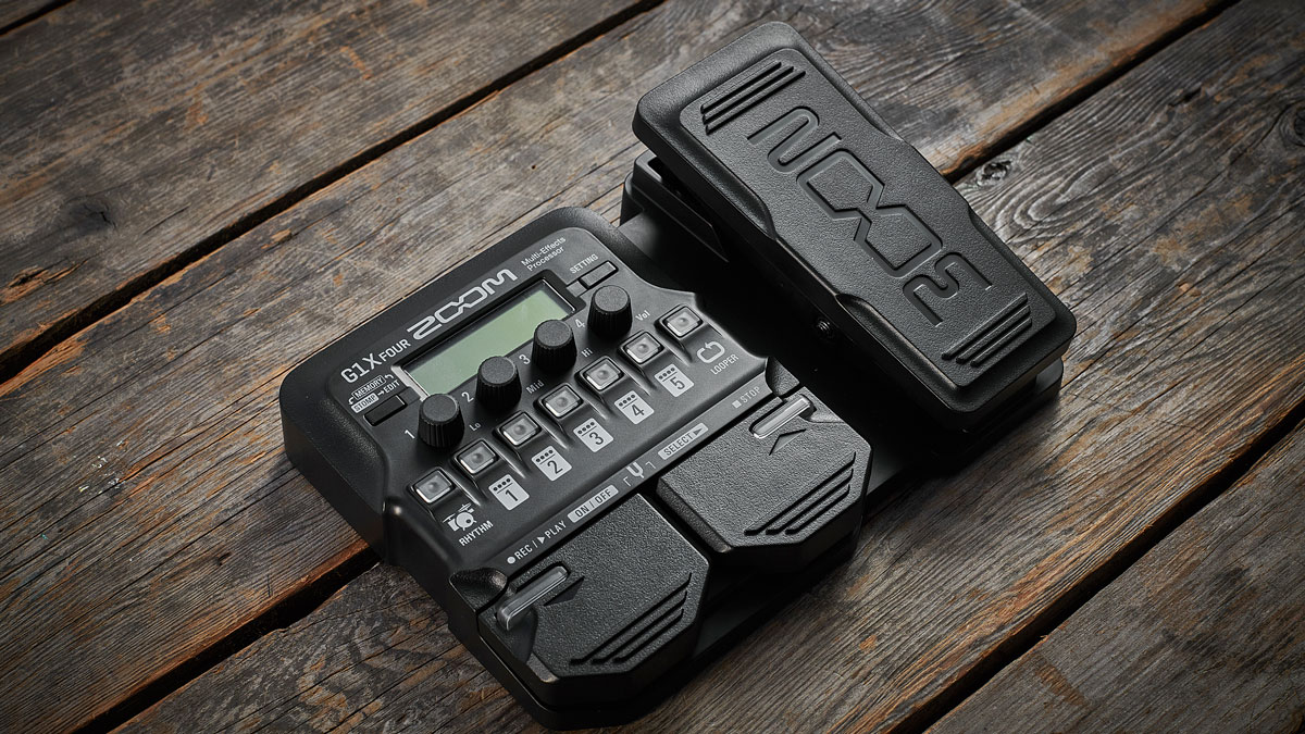 Zoom G1X Four Guitar Multi-Effects Processor with Expression Pedal